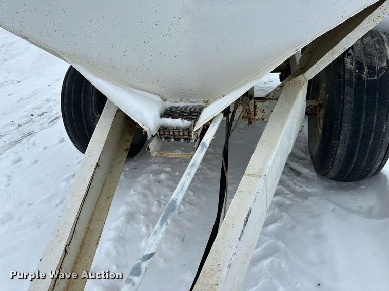 image for item NL9353 Willmar  600 spreader