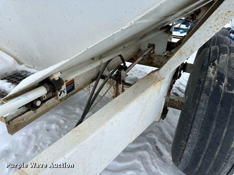 image for item NL9353 Willmar  600 spreader