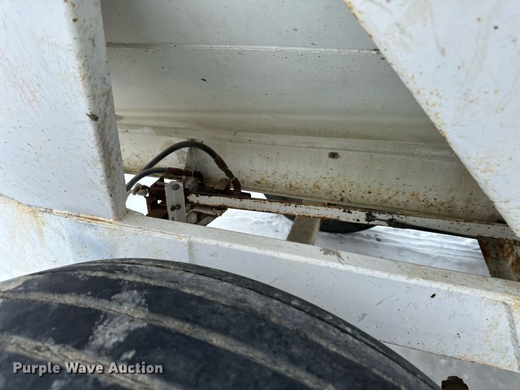 image for item NL9353 Willmar  600 spreader