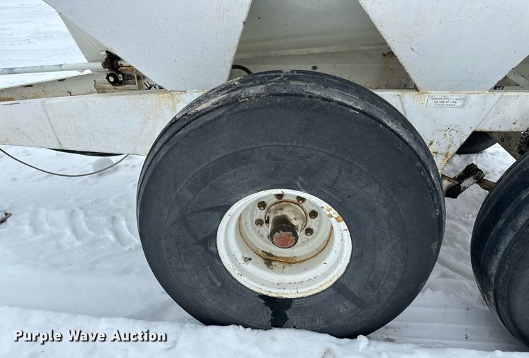 image for item NL9353 Willmar  600 spreader