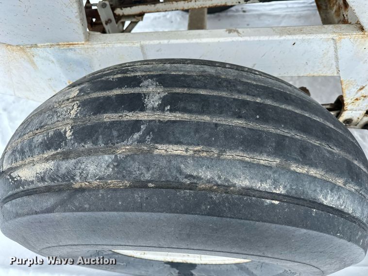 image for item NL9353 Willmar  600 spreader