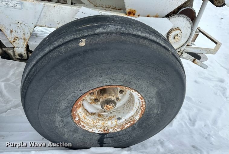 image for item NL9353 Willmar  600 spreader