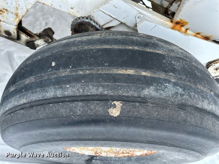 image for item NL9353 Willmar  600 spreader