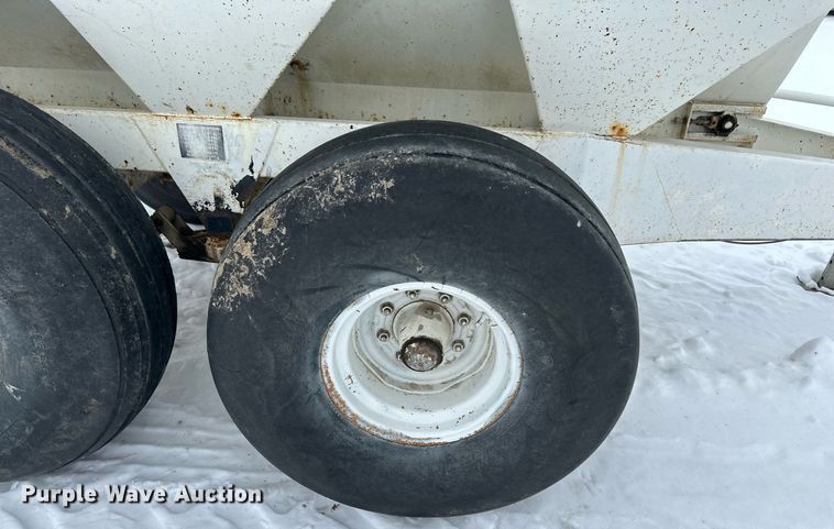 image for item NL9353 Willmar  600 spreader