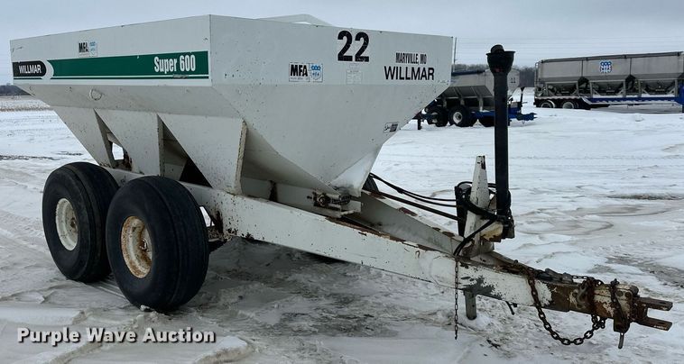 image for item NL9354 Willmar Super 600 spreader