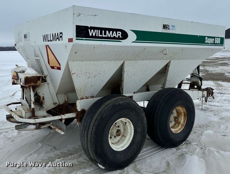 image for item NL9354 Willmar Super 600 spreader
