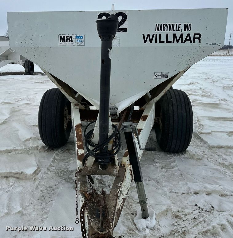image for item NL9354 Willmar Super 600 spreader