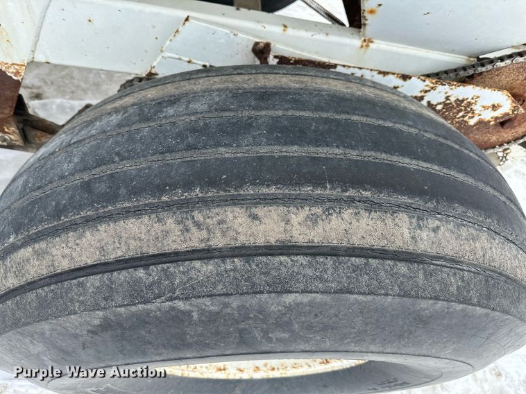 image for item NL9354 Willmar Super 600 spreader