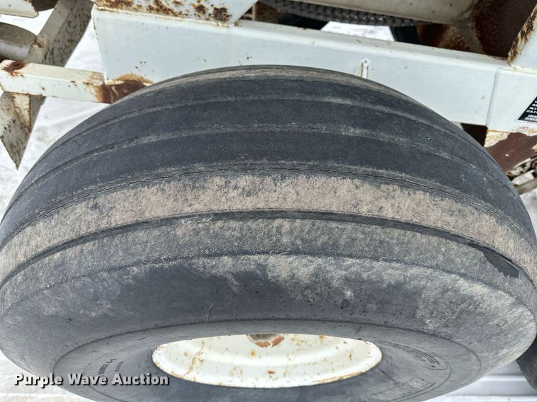 image for item NL9354 Willmar Super 600 spreader