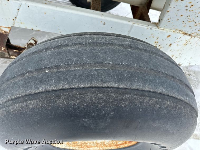 image for item NL9354 Willmar Super 600 spreader