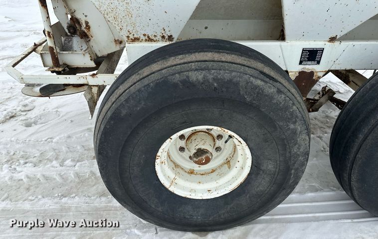 image for item NL9354 Willmar Super 600 spreader