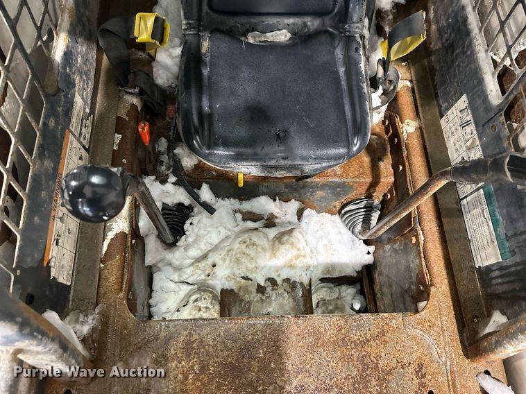 image for item NL9355 2000 Bobcat 873 skid steer loader