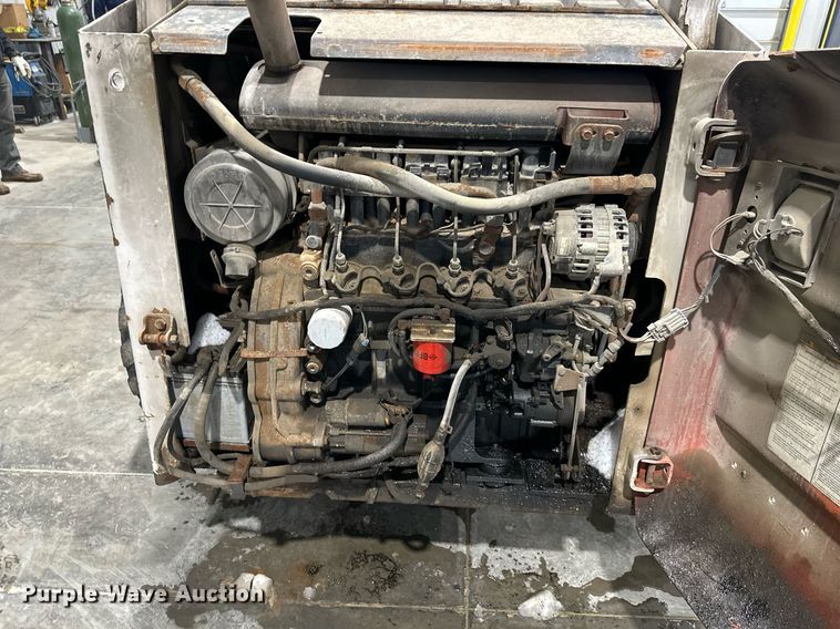 image for item NL9355 2000 Bobcat 873 skid steer loader