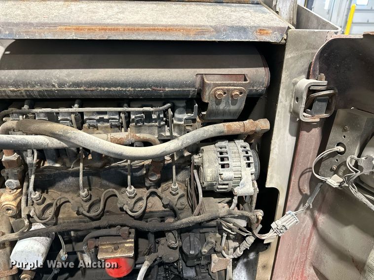 image for item NL9355 2000 Bobcat 873 skid steer loader