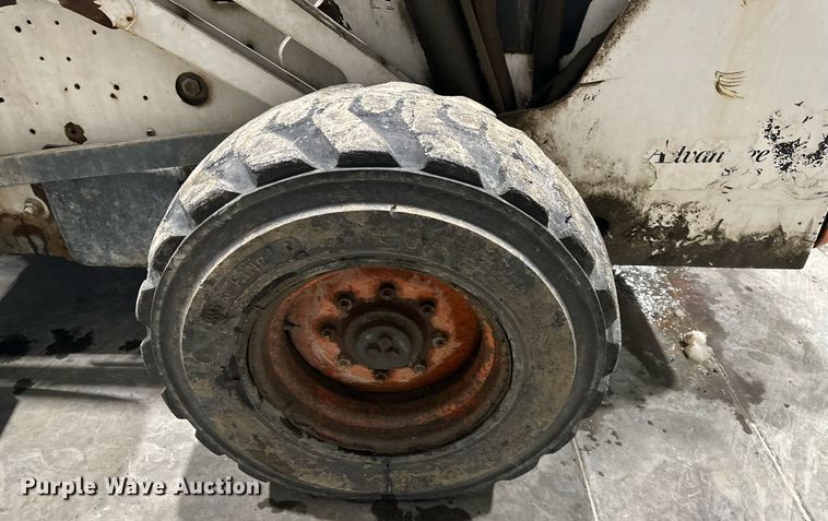 image for item NL9355 2000 Bobcat 873 skid steer loader