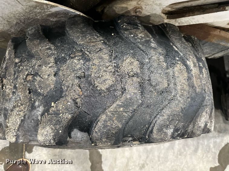 image for item NL9355 2000 Bobcat 873 skid steer loader