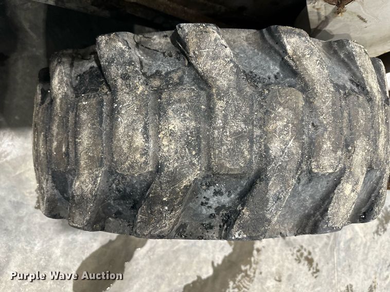 image for item NL9355 2000 Bobcat 873 skid steer loader