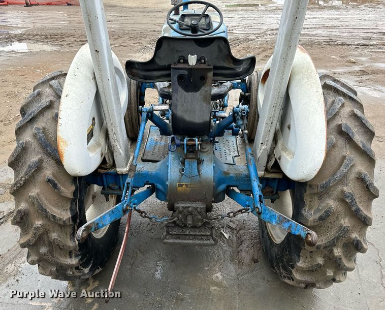 image for item NM9241 1981 Ford 2600 tractor