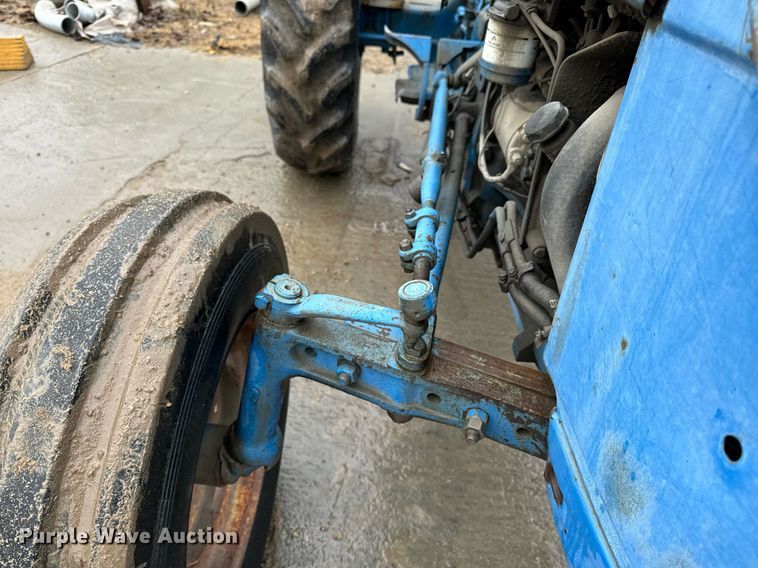 image for item NM9241 1981 Ford 2600 tractor
