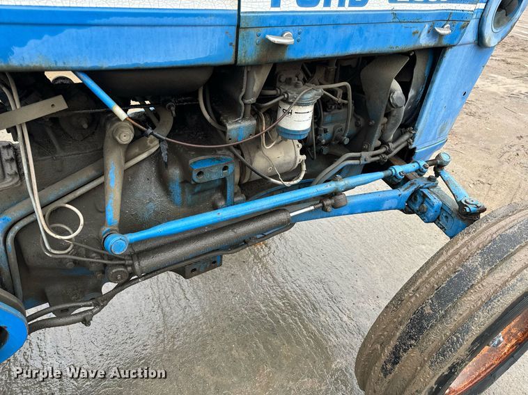 image for item NM9241 1981 Ford 2600 tractor