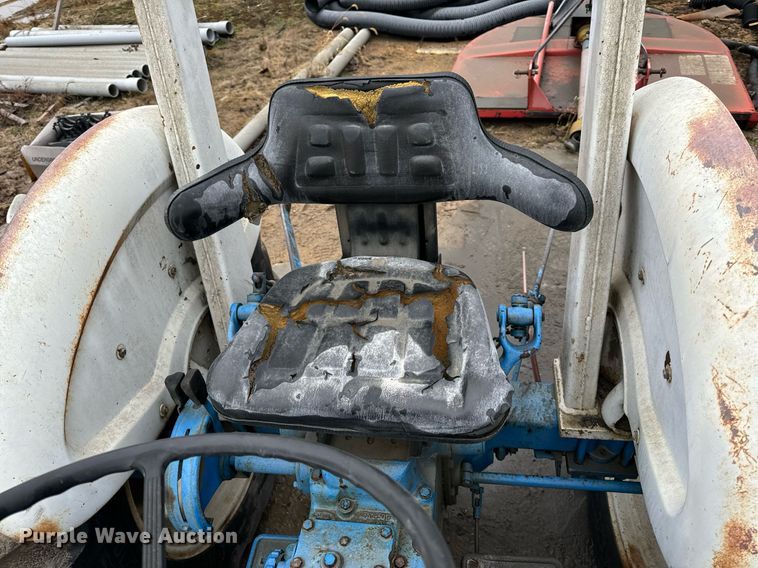 image for item NM9241 1981 Ford 2600 tractor