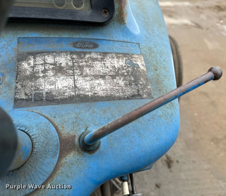 image for item NM9241 1981 Ford 2600 tractor