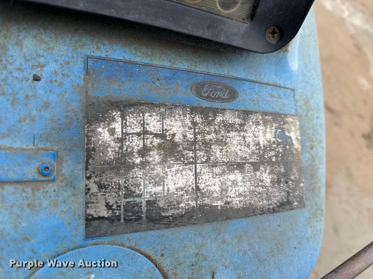 image for item NM9241 1981 Ford 2600 tractor
