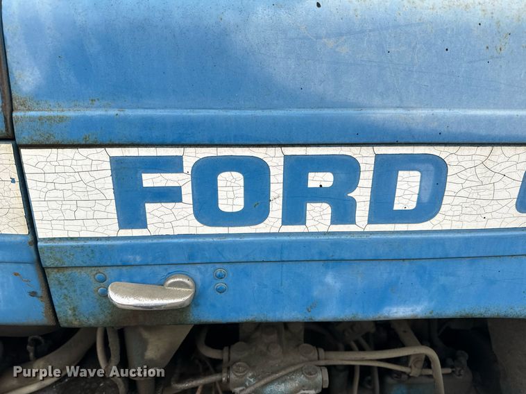 image for item NM9241 1981 Ford 2600 tractor