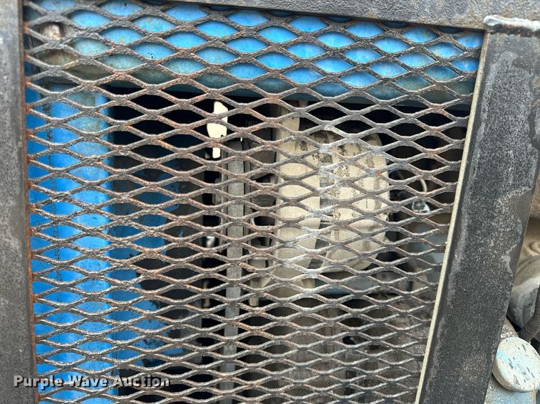 image for item NM9241 1981 Ford 2600 tractor