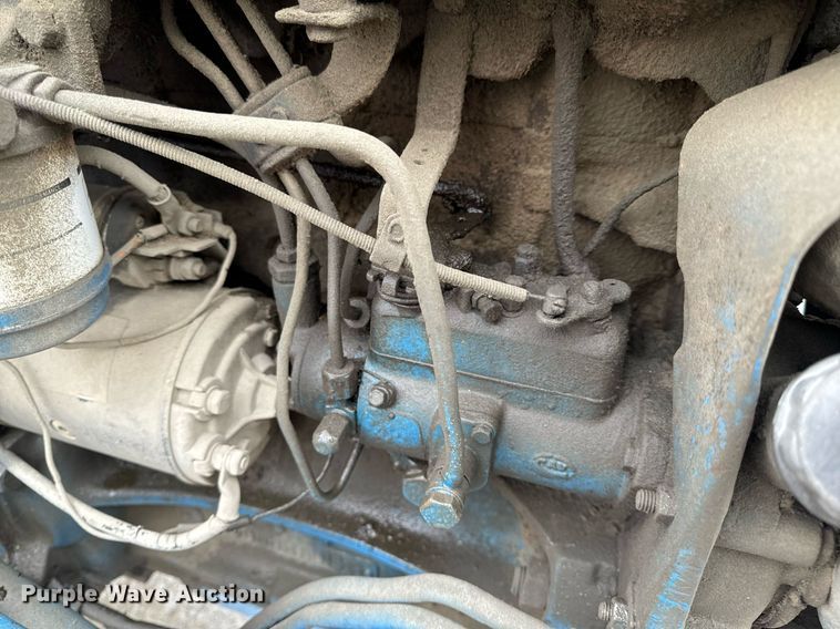 image for item NM9241 1981 Ford 2600 tractor