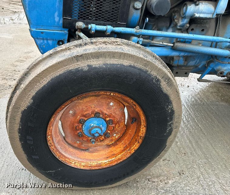 image for item NM9241 1981 Ford 2600 tractor