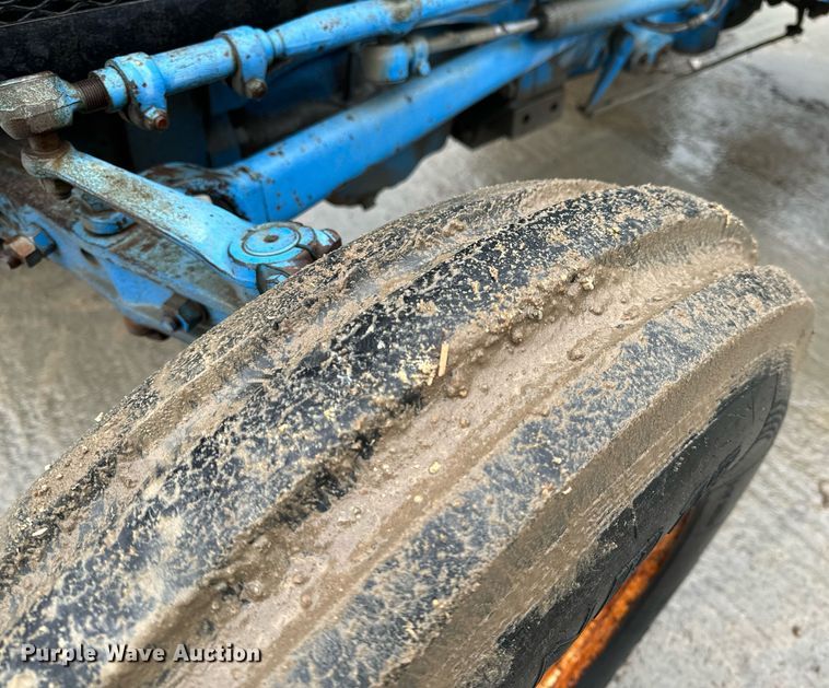 image for item NM9241 1981 Ford 2600 tractor