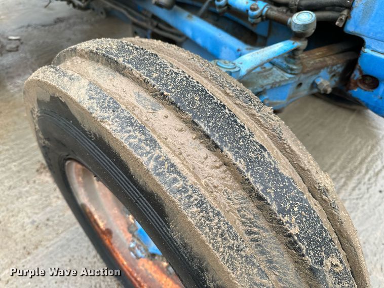 image for item NM9241 1981 Ford 2600 tractor