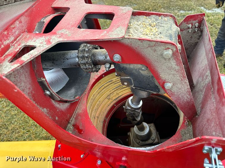 image for item NM9243 Westfield  MKX100-63 auger