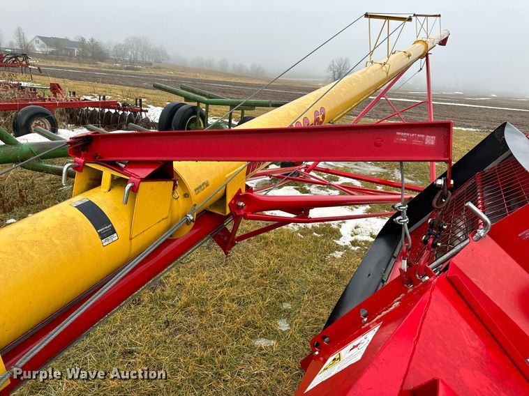 image for item NM9243 Westfield  MKX100-63 auger