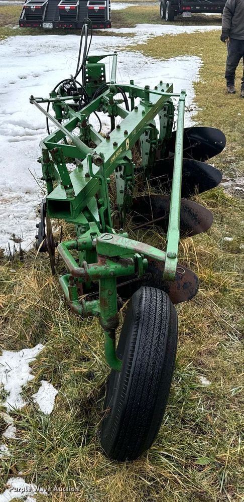 image for item NM9244 John Deere F145 four bottom plow