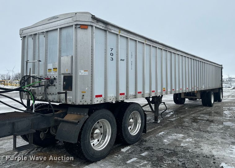 image for item NN9364 2004 Trail King live bottom trailer