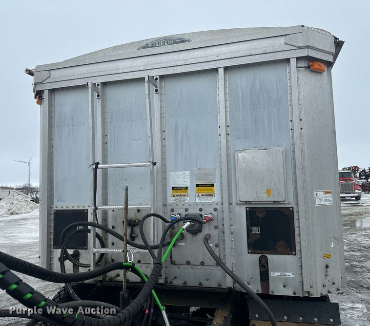 image for item NN9364 2004 Trail King live bottom trailer