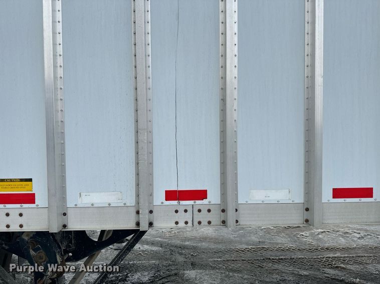 image for item NN9364 2004 Trail King live bottom trailer