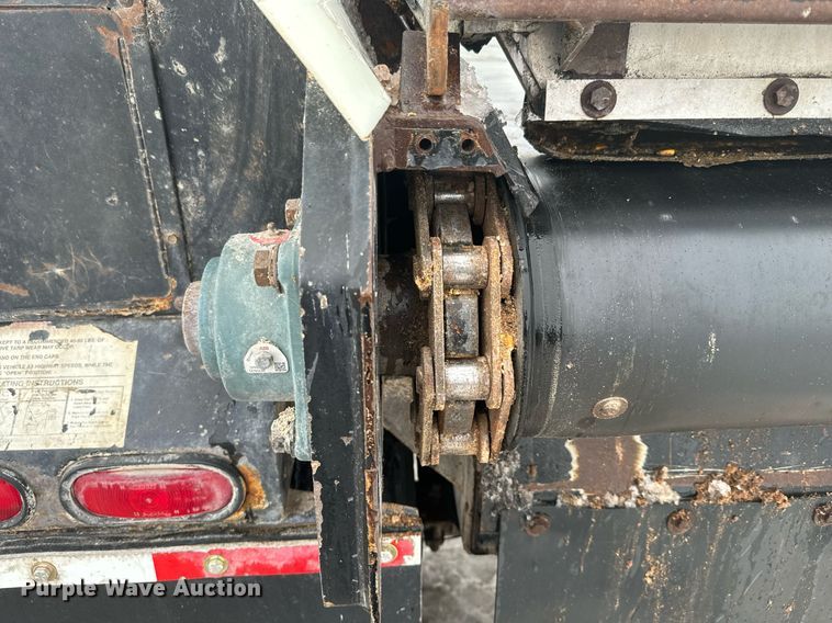 image for item NN9364 2004 Trail King live bottom trailer