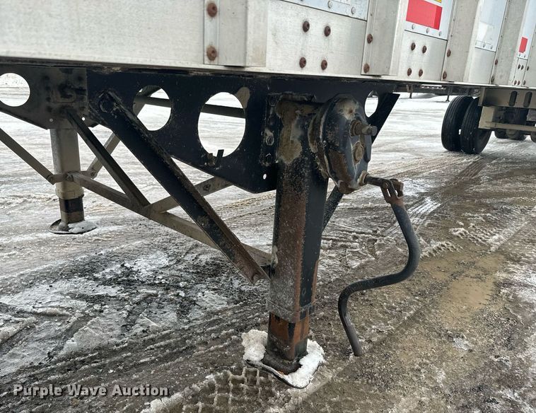 image for item NN9364 2004 Trail King live bottom trailer