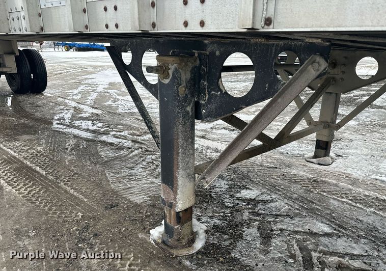 image for item NN9364 2004 Trail King live bottom trailer