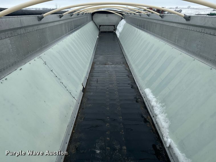 image for item NN9364 2004 Trail King live bottom trailer