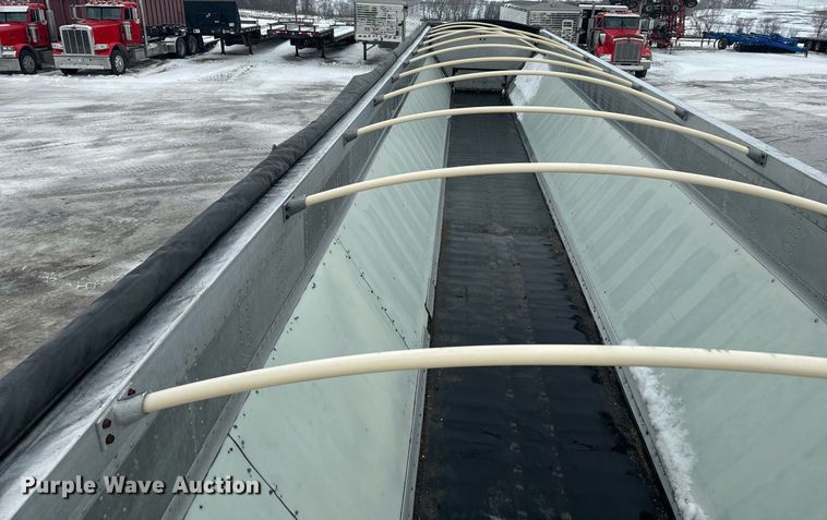 image for item NN9364 2004 Trail King live bottom trailer