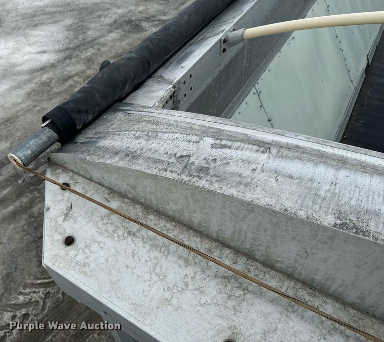 image for item NN9364 2004 Trail King live bottom trailer