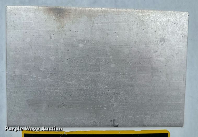 image for item NN9364 2004 Trail King live bottom trailer