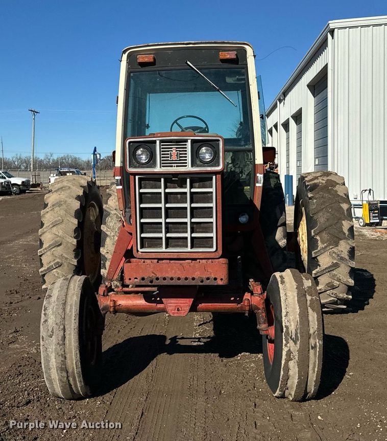 image for item NN9461 International  1086 tractor