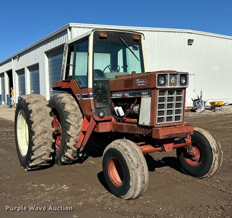 image for item NN9461 International  1086 tractor