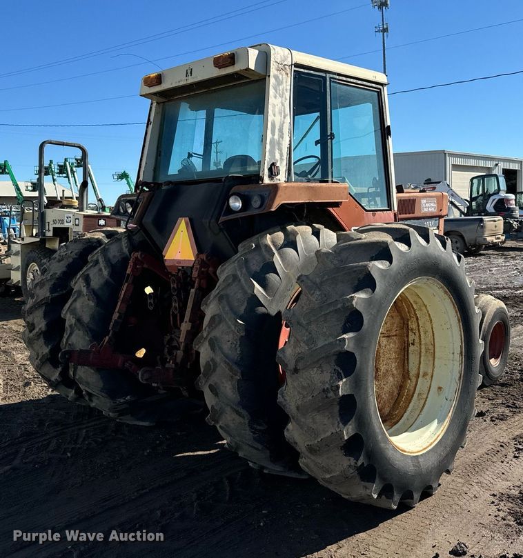 image for item NN9461 International  1086 tractor