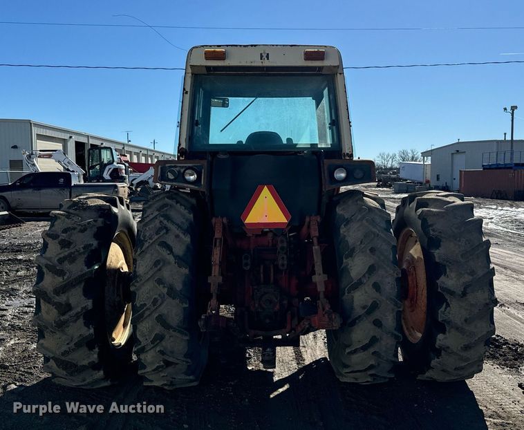 image for item NN9461 International  1086 tractor